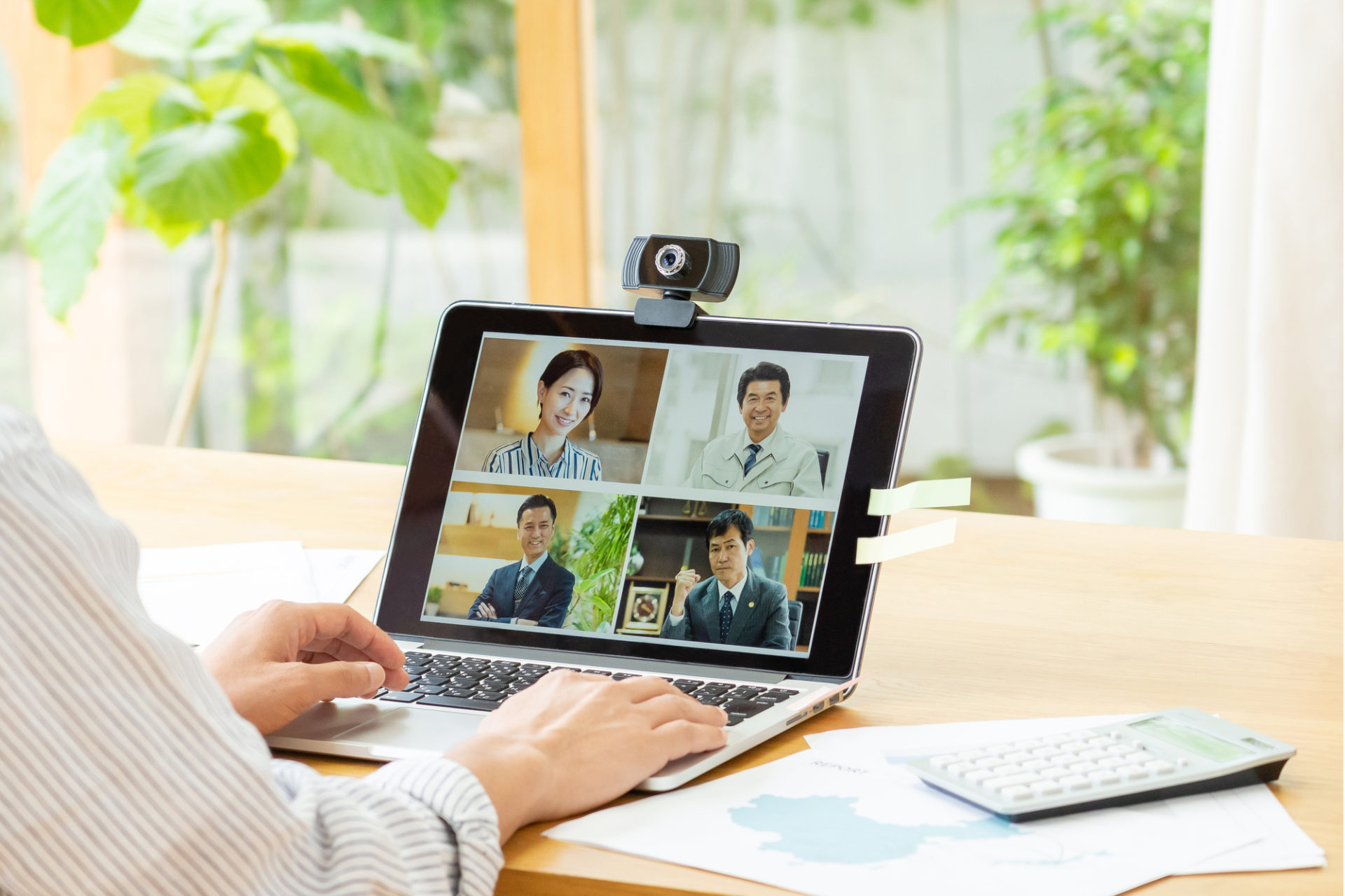 Web会議に向いている壁紙は バーチャル背景の設定方法も解説します Freshvoice フレッシュボイス Web会議に向いている壁紙は バーチャル背景の設定方法も解説します Freshvoice フレッシュボイス